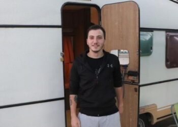 Üniversite öğrencisi 750 lira kirayla karavanda yaşıyor!