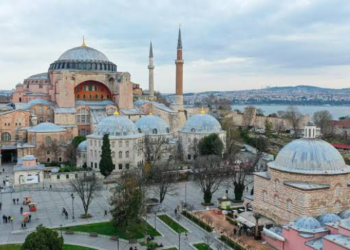 Ayasofya yabancılara ücretli olacak!