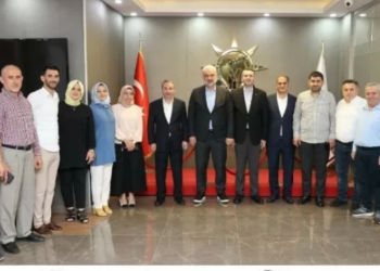 AK Parti Sultanbeyli İlçe Başkanlığı’nda toplantı düzenlendi