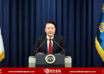 Güney Kore Devlet Başkanı azledildi