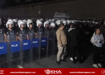 CHP İstanbul binası önünde gerginlik