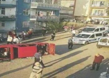 Ankara’da öfkeli vatandaşlar drift yapan aracı devirdi