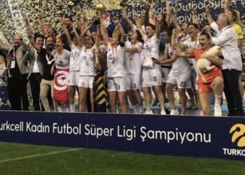 Kadın Futbol Ligi’nde kupa ALG Spor’un oldu!
