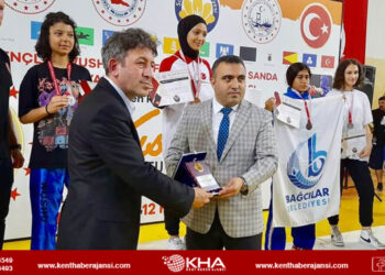 İş Adamı Bekir Akay, Wushu Şampiyonlarının Ödüllerini Takdim Etti