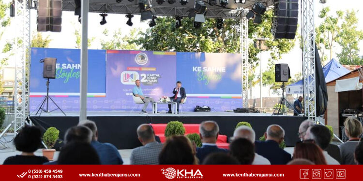 Kitapseverlerden Kartal Kitap Fuarına Yoğun İlgi