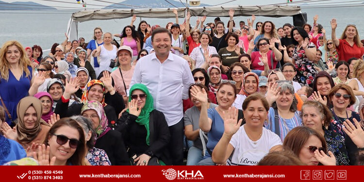 Maltepeli Kadınlar Tekne Turunda Buluştu