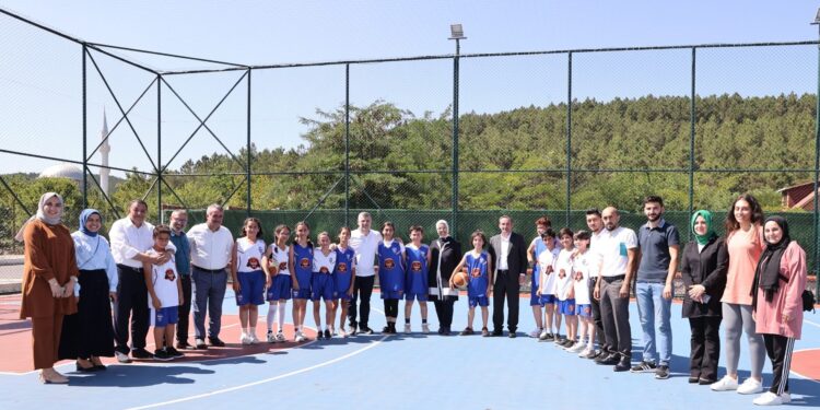 Sultanbeyli’de Ak Parti’nin “Yüz Yüze 100 Gün” Programları Başladı