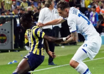 Fenerbahçe taraftarından Vladimir Putin tezahüratı!