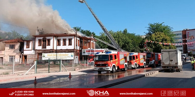 Ankara’da tarihi binada yangın