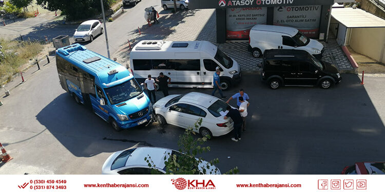 Sultanbeyli’de maddi hasarlı kaza