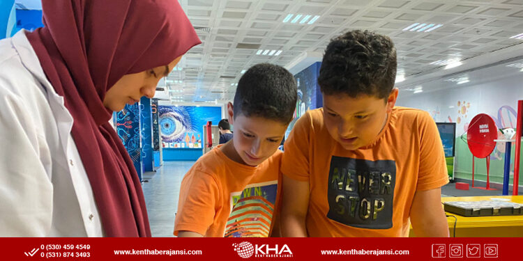 Geleceğin mimarları bilimle buluştu