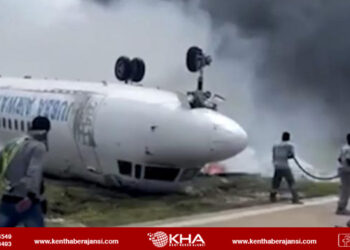 Pisten çıkan uçak takla attı