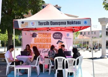 Tuzla’da öğrencilere YKS Tercih desteği