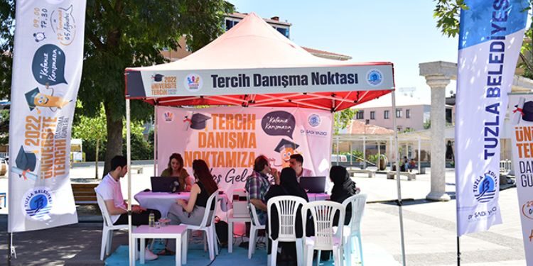 Tuzla’da öğrencilere YKS Tercih desteği