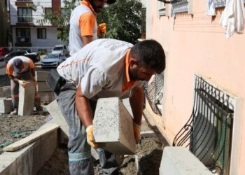 Ataşehir’de yol bakım ve onarım çalışmaları başladı