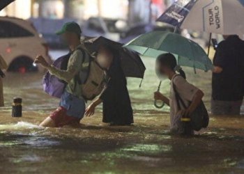Güney Kore’yi sel vurdu: 8 ölü