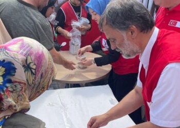 Sultanbeyli Kızılay’dan Aşure İkramı