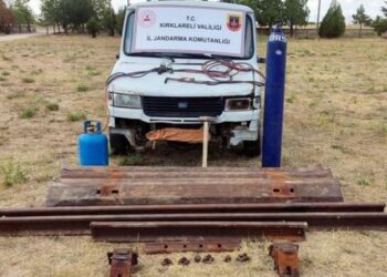 Tren rayı çalan 5 şüpheli yakalandı