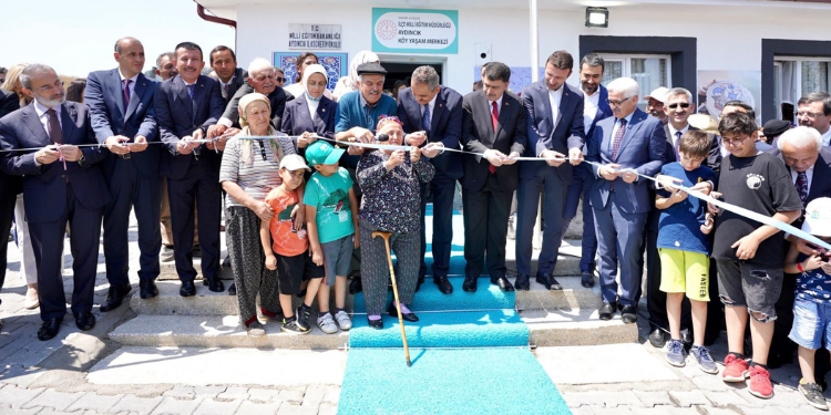 BAKAN ÖZER, ALTINDAĞ AYDINCIK KÖY YAŞAM MERKEZİNİN AÇILIŞINI YAPTI