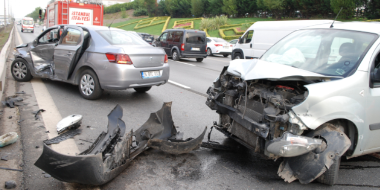 Maltepe’de zincirleme kaza!