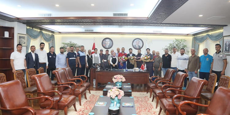 ÇALIŞANLARDAN BAŞKAN ÖZTEKİN’E TEŞEKKÜR