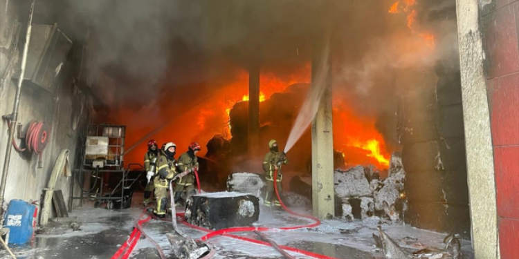 Uşak’ta fabrika yangını!