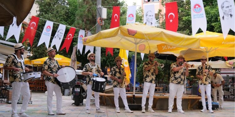 Maltepe’nin sokakları sanatla coştu