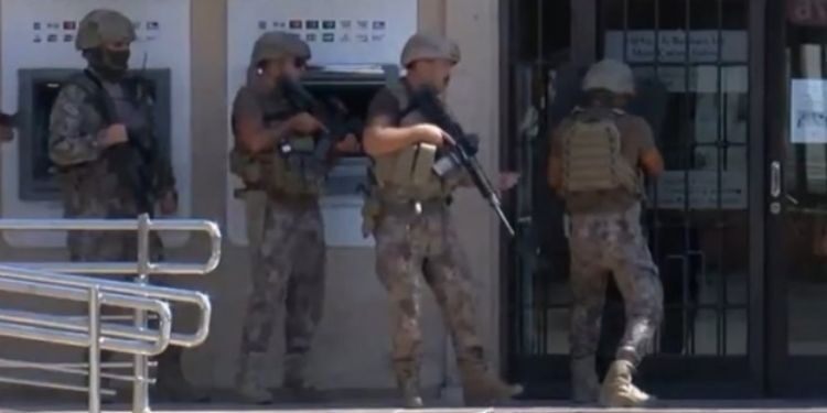 Son Dakika: Antalya’da banka müdürü rehin alındı