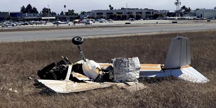 Korkunç olay: İki uçak havada çarpıştı!