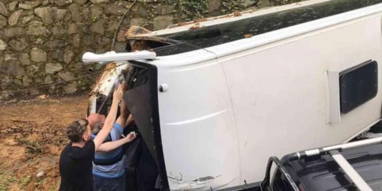 Rize’de tur otobüsü kaza yaptı: 24 yaralı