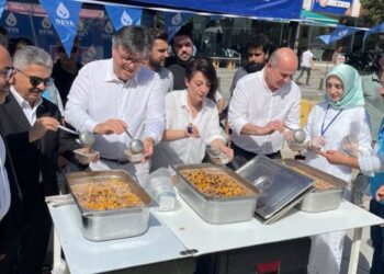 DEVA Partisi’nden Vatandaşa Aşure İkramı