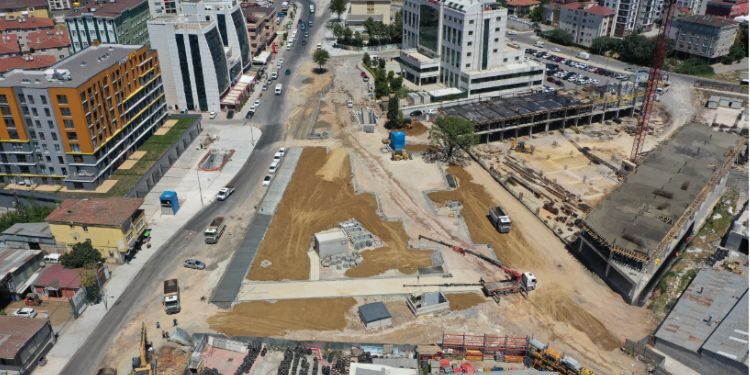Kurtköy devasa meydanına kavuşacak