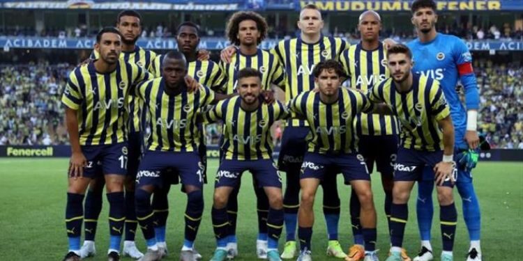 Fenerbahçe UEFA Kadrosunu Değiştirdi