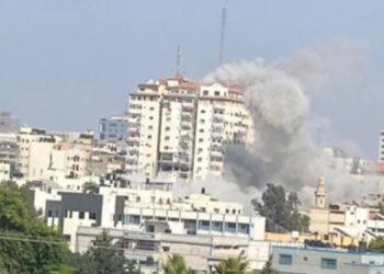 İsrail, Gazze’nin Şeyh Aclin bölgesini vurduğu anlar kamerada