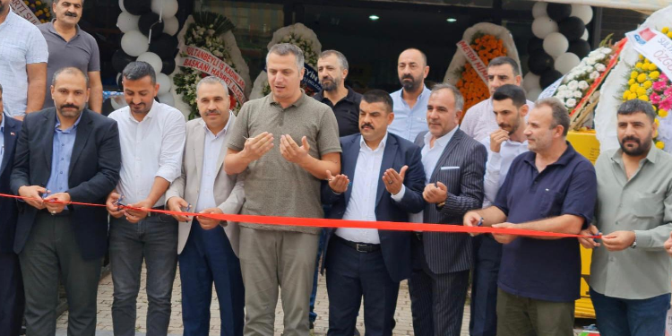 TİMUR KARDEŞLER YAPI MALZEMELERİ AÇILDI