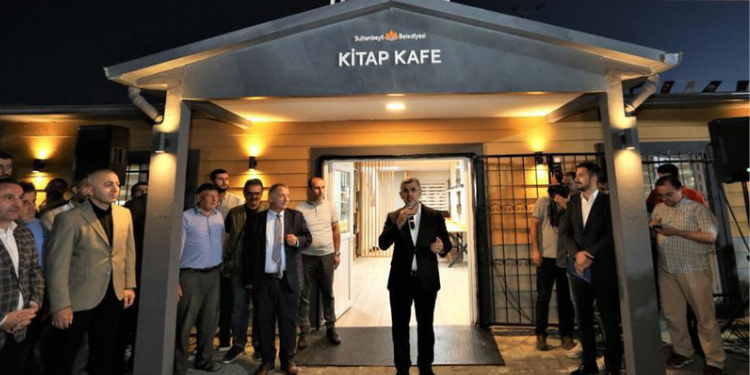 SULTANBEYLİ’DE KİTAP KAFE AÇILDI