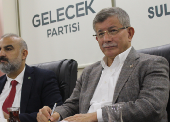 Ahmet Davutoğlu: “Cahil Başkanlık Ve Uygulanan Politikalarının Bedelini Halk Ödüyor”