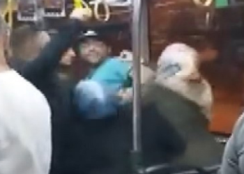 Sultanbeyli’de yolcuların koltuk kavgası kamerada