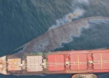 Cebelitarık Boğazı’nda gemi kazası: Yakıt denize dökülüyor!