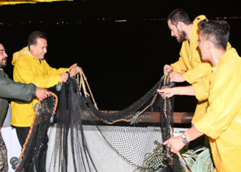 Balıkçılık Sezonu Açıldı, Tuzla’da İlk Ağı Başkan Yazıcı Attı