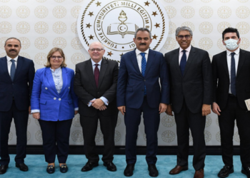 KANADA SENATOSU BAŞKANI FUREY’DEN TÜRKİYE’NİN EĞİTİM SİSTEMİNE ÖVGÜ