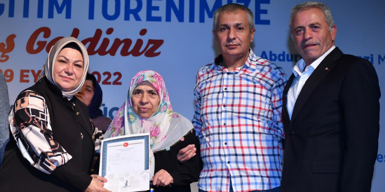 Sancaktepe’de 66 Hak Sahibi Tapusunu Teslim Aldı