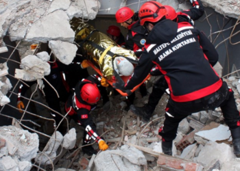 Nefes kesen deprem tatbikatı: Gerçeği aratmadı!