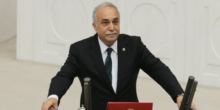 Ak Parti’de istifa depremi!