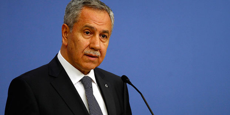 Ak Parti’de istifa depremi: Bülent Arınç’tan isimden istifa açıklaması…