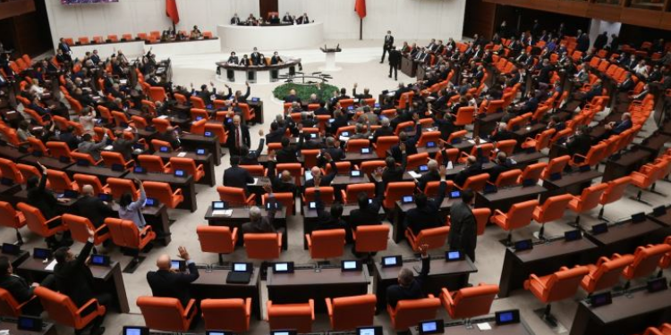 Mecliste yeni yasama yılı başlıyor