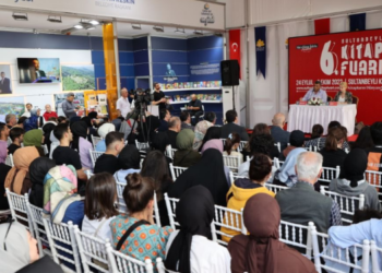 SULTANBEYLİ KİTAP FUARI BUGÜNDE YAZARLARI AĞIRLAYACAK