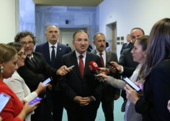 Bakan Bozdağ’dan Başörtü İçin Anayasa Hazırlığı Açıklaması