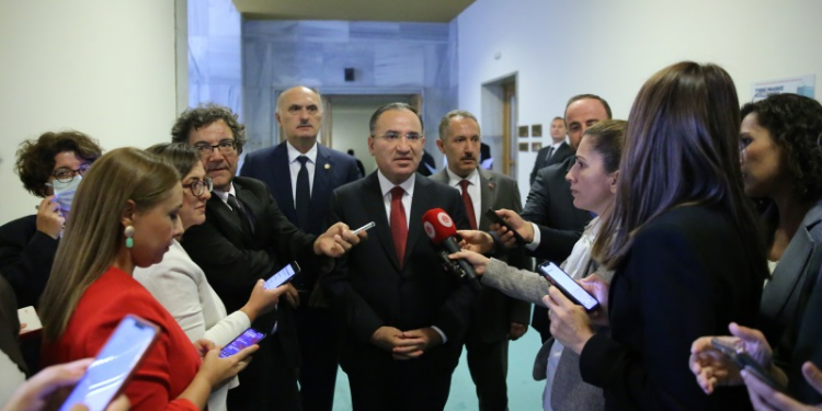 Bakan Bozdağ’dan Başörtü İçin Anayasa Hazırlığı Açıklaması