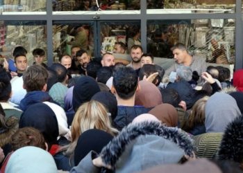 Bursa’da açılış izdihamına polis müdahalesi